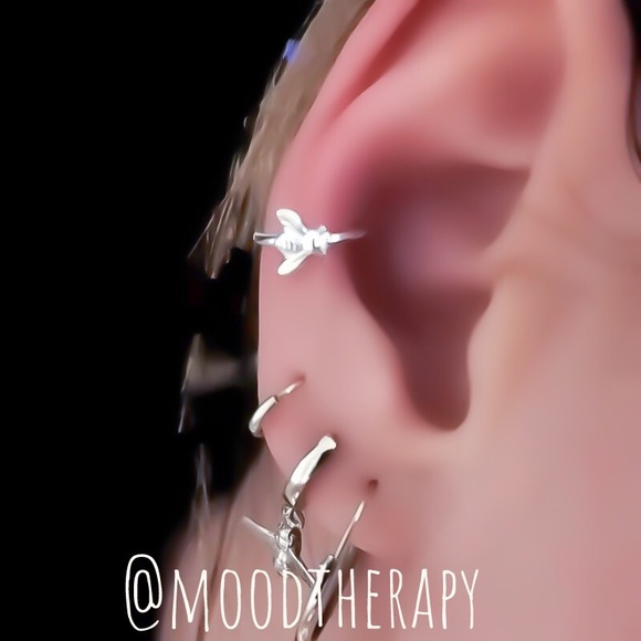 honey bee conch cartilage hoop earring in 925 sterling silver or 14k gold filled - Picture 3 of 8